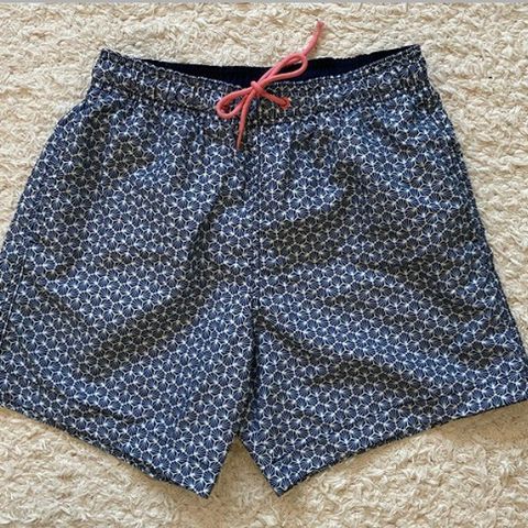 Kort, småmønstret shorts, blå/hvit Str XS