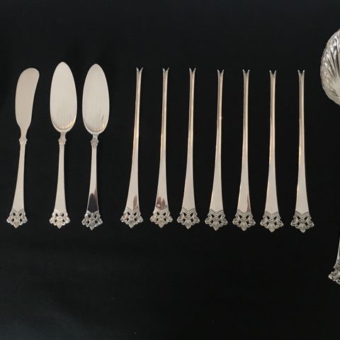 Anitra hummergafler, sølvbestikk og diverse i 830s av Th Olsens Eftf