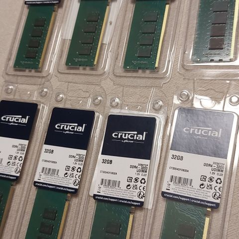 DDR4 32GB Crucial Single DIMM CL 22 1.2V  (Pris per stick)