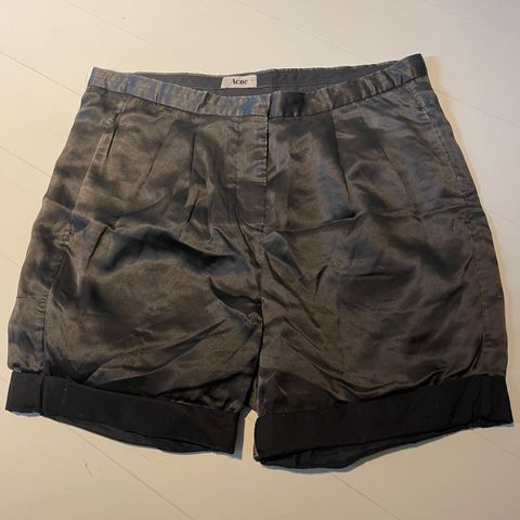 Unik shorts fra Acne, vintage, M