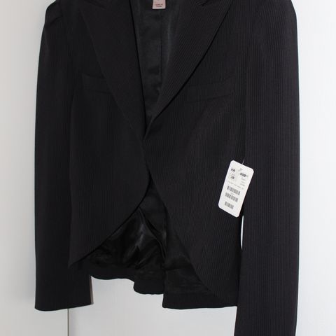 Blazer fra H&M. HELT NY med prislapp - originalpris 498 kr!