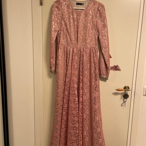 ELEGANT MAXI BLONDEKJOLE STR S/38