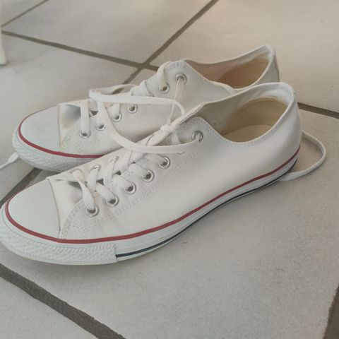 Nesten ubrukte Converse All Star Low sko selges! Str 44.5