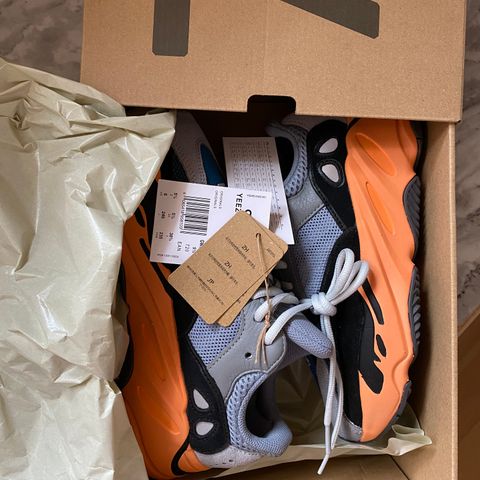 Ny i eske Yeezy boost 700 wash orange 38 2/3