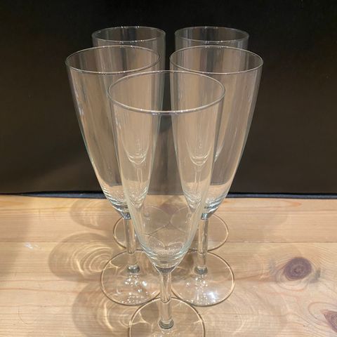 5 hvitvinsglass / champagneglass selges