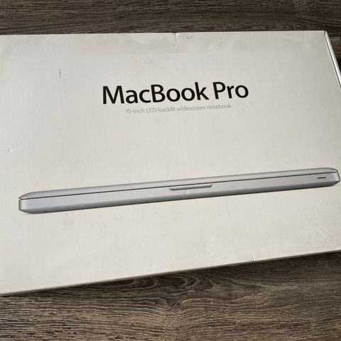 Macbook Pro 15", i7. Oppgradert til 8gb, 240gb ssd