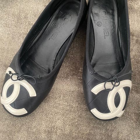 Chanel sorte/hvite ballerina flats Cambon logo * str. 37,5