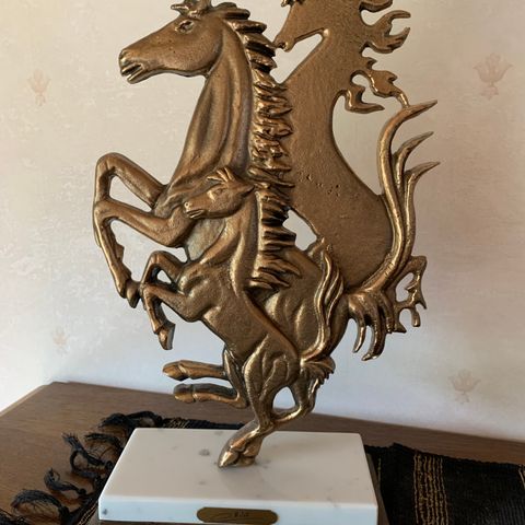 Ferrari skulptur  i bronse. Evoluzione. Signert og nummerert. Claudio Malotti