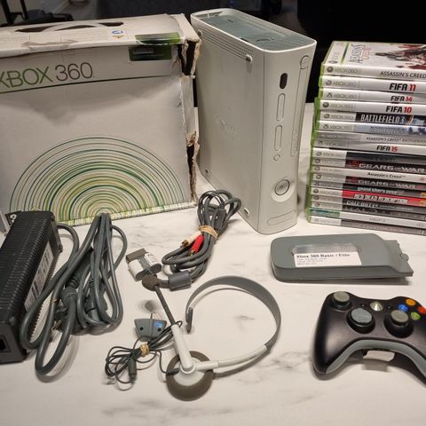 Stor Xbox 360-pakke med 18 spill og tilbehør