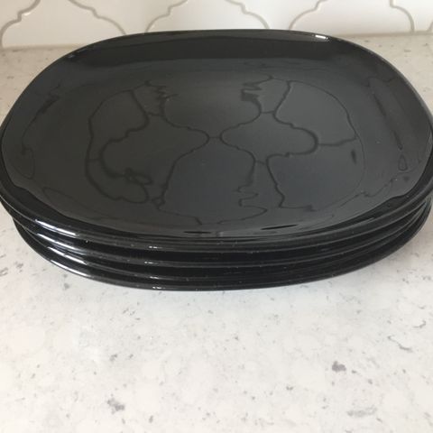 Set of 4 Black Dinner Plates