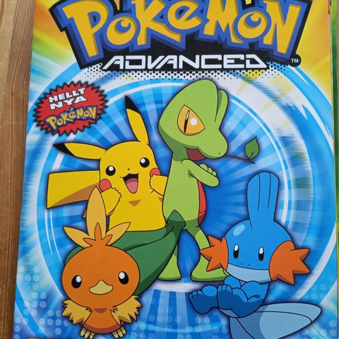 Pokemon Advanced 2004- Sticker Album Med Plakat!