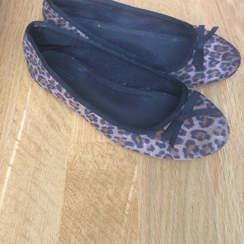 Ballerinasko leopardprint str 37