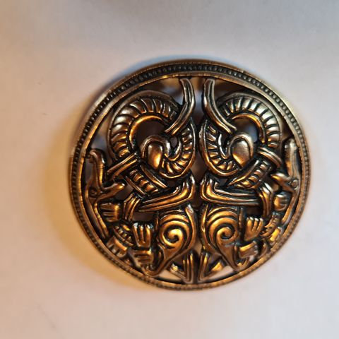 Vikinginspirert brosje/ anheng i bronse.