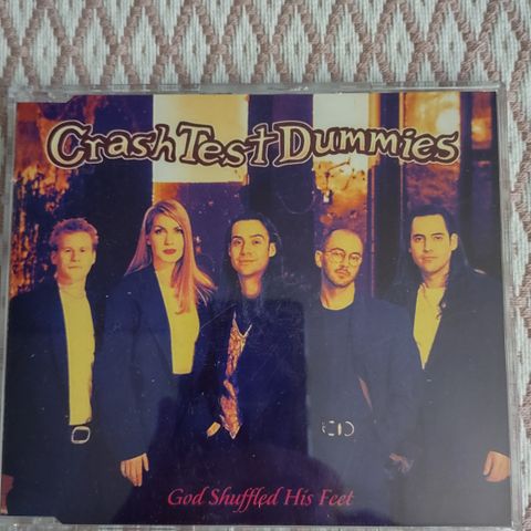 CD SINGEL. CRASH TEST DUMMIES. GOD SHUFFLED HIS FEET