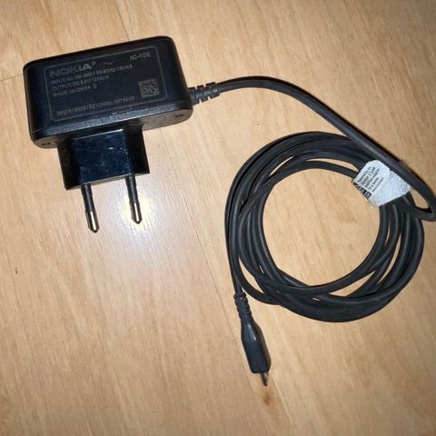 Nokia micro usb lader ( AC-10E )