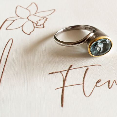 Designer sølv ring med topaz