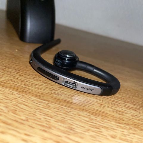 Jabra Storm - Around-ear bluetooth headset