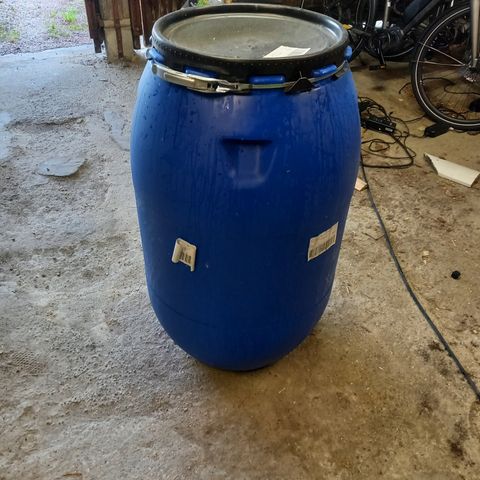 Plasttønner 220l