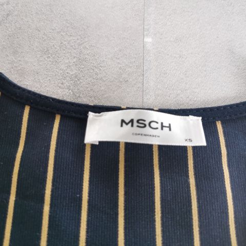 MSCH onepiece bukse dress i marine med gullstriper