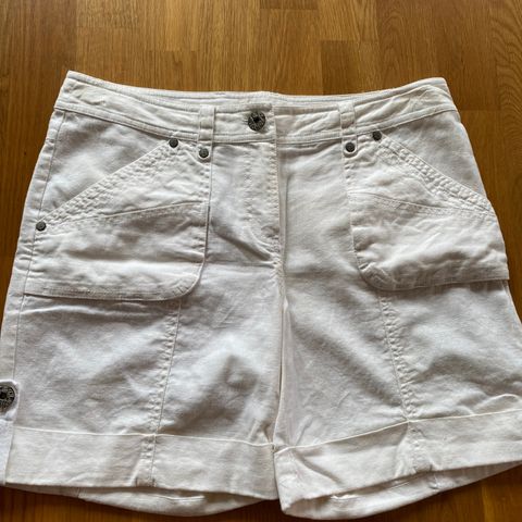 Hvit shorts