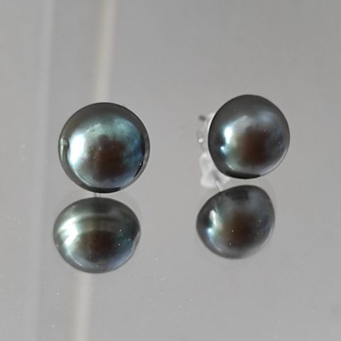 Vakre øredobber av sølv og ekte perler(se beskrivelse under).