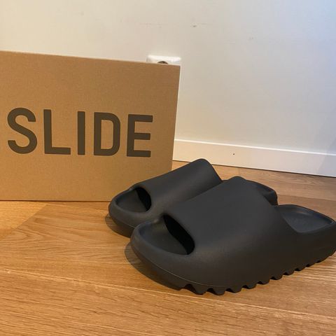 Helt nye yeezy slides onyx Str 44