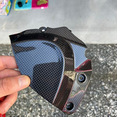 Ducati front sprocket cover i Carbon