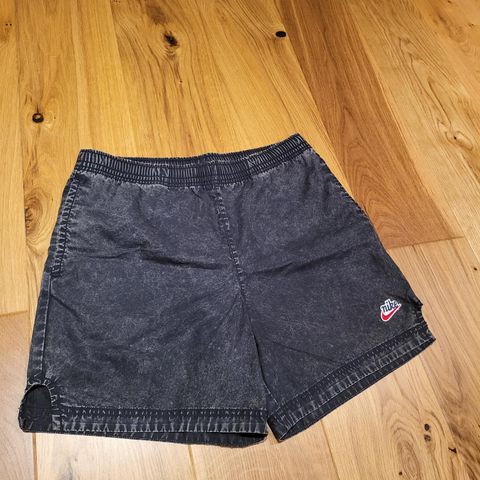 Nike shorts str M