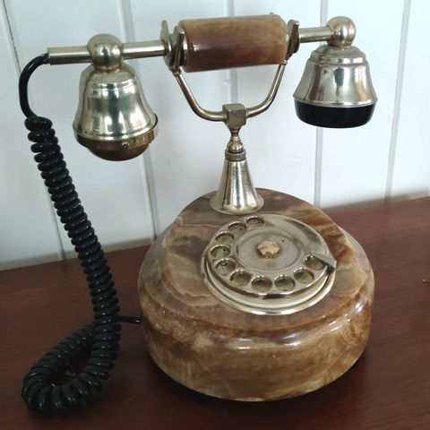 Gammel telefon. Onyx. Italy