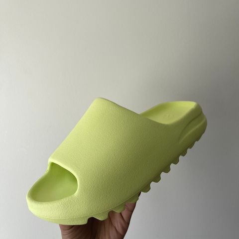 Yeezy Slide Green Glow størrelse 42