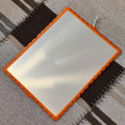 Retro speil med orange ramme 41.5x32.5cm