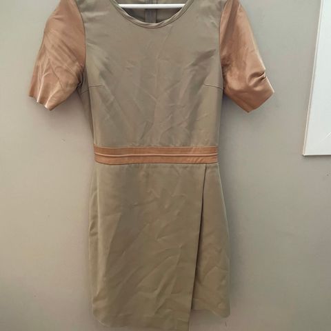 Vakker kjole fra J Lindeberg
