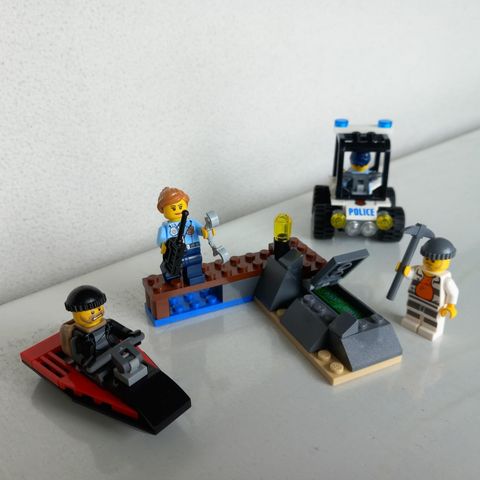 Lego Politiets Fangeøya Startsett 60127