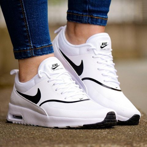 Nike thea 37