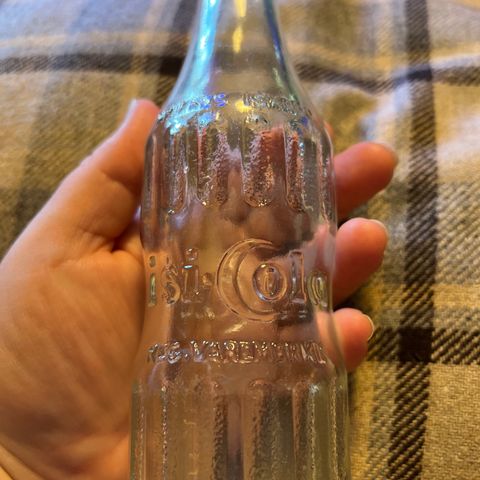 Isi cola glassflaske fra 1950-tallet