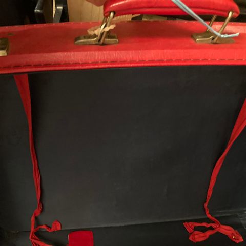 Kul vintage koffert! Med låsemulighet. Helt fin.