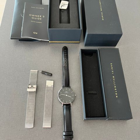 Daniel Wellington klokke (32 mm) + ekstra reim