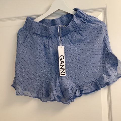 Ganni shorts og topp