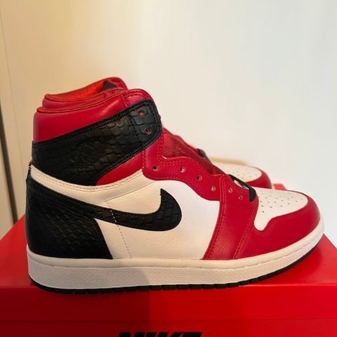 Jordan 1 Satin Snake