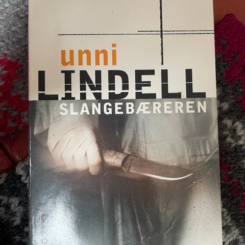 Slangebæreren av Unni Lindell