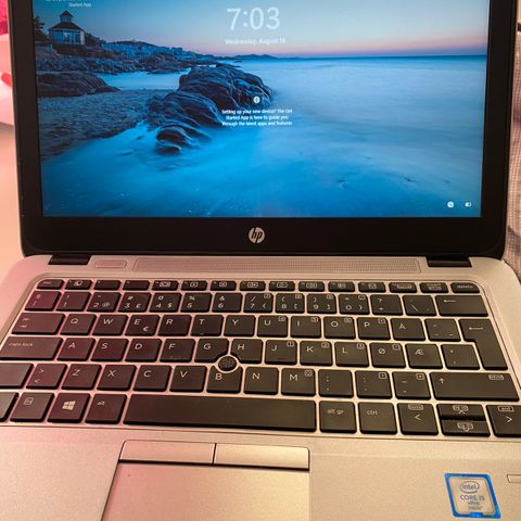 HP EliteBook 820 G3 med Ram 8GB, 256  SSD, i5 og Windows 10