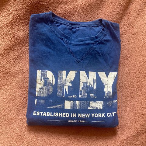 Vintage DKNY trøye til barn