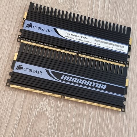Corsair Dominator DDR2 2x1GB 1066Mhz