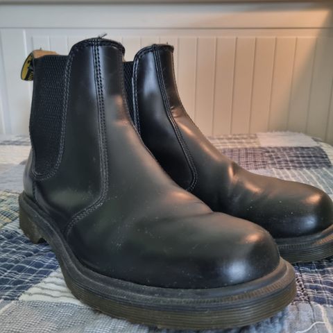 Dr. Martens Chelsea boots