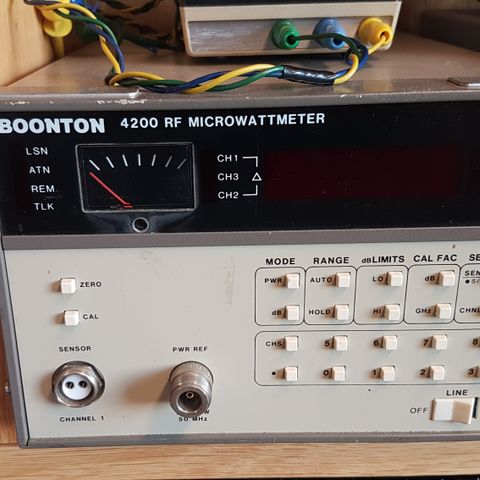 Boonton 4200 RF Microwattmeter med probe.