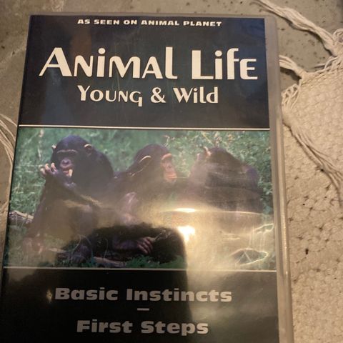 dvd. Animal life. Young and wild