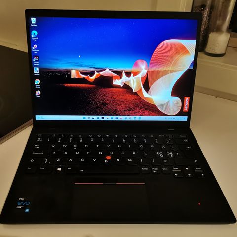 Lenova ThinkPad X1 Kjøpt 27 .5. 22