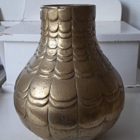 Vase i messing