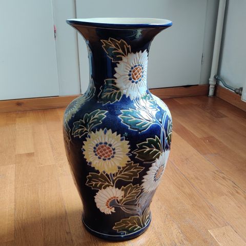 Flower vase