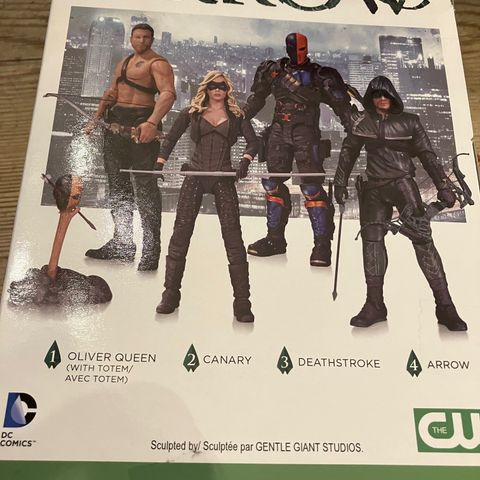 Arrow: DC-dukken Canary til salgs! Samleobjekt!